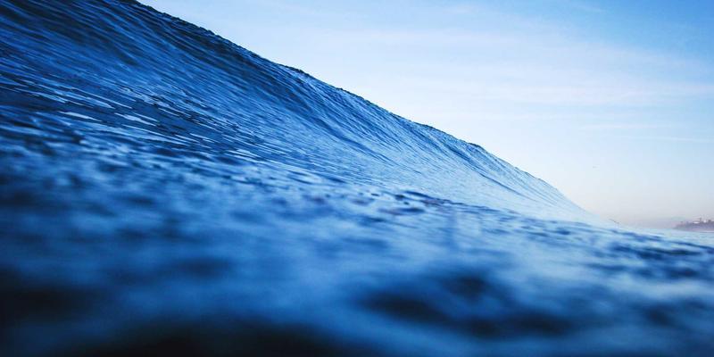 从个人博客到主流视野：埃里克佐如何用科技与音乐将蒸汽波亚文化商业化