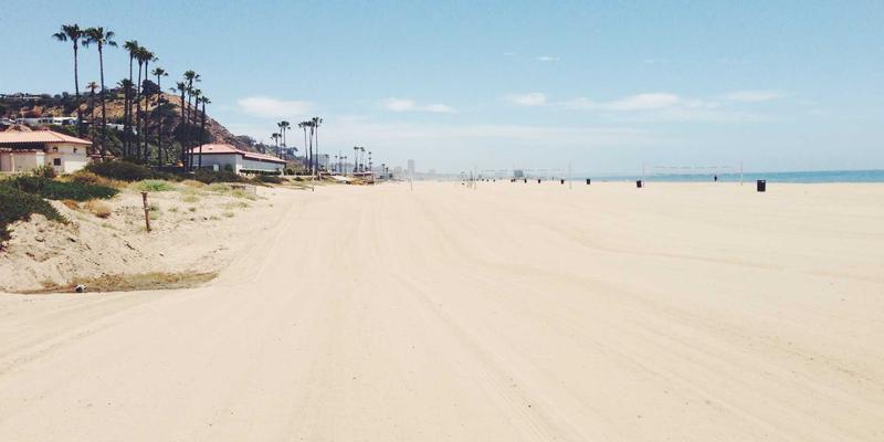 从蒸汽波音乐到思想领袖：解码埃里克佐的个人品牌增长策略