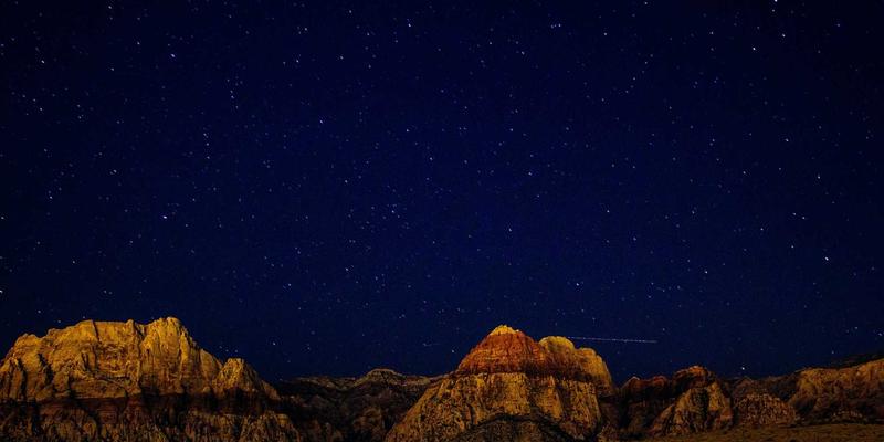 埃里克佐23：蒸汽波美学下的数字游牧生活方式与设计哲学