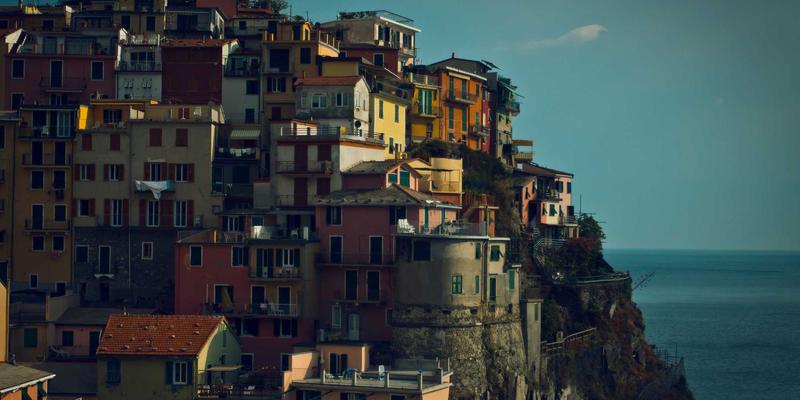 埃里克佐的设计哲学：创意项目管理中的“约束艺术”如何用有限资源激发最大创新